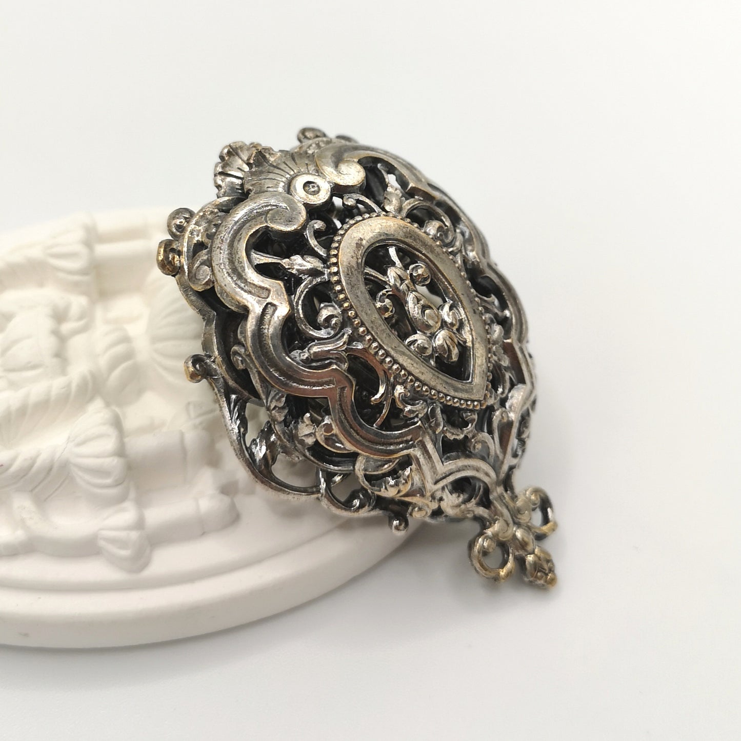Vintage 1960 Brooch and fur clip