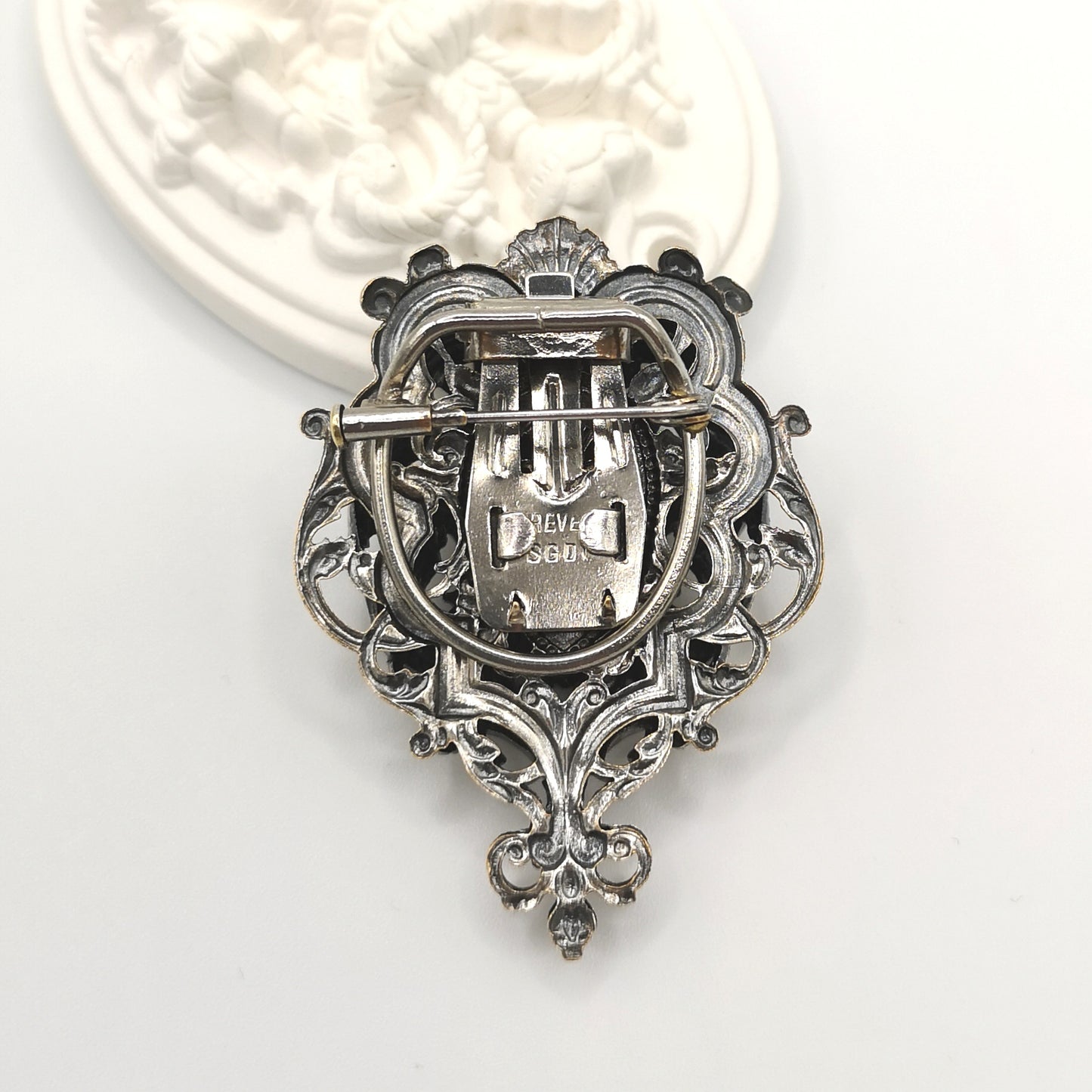 Vintage 1960 Brooch and fur clip