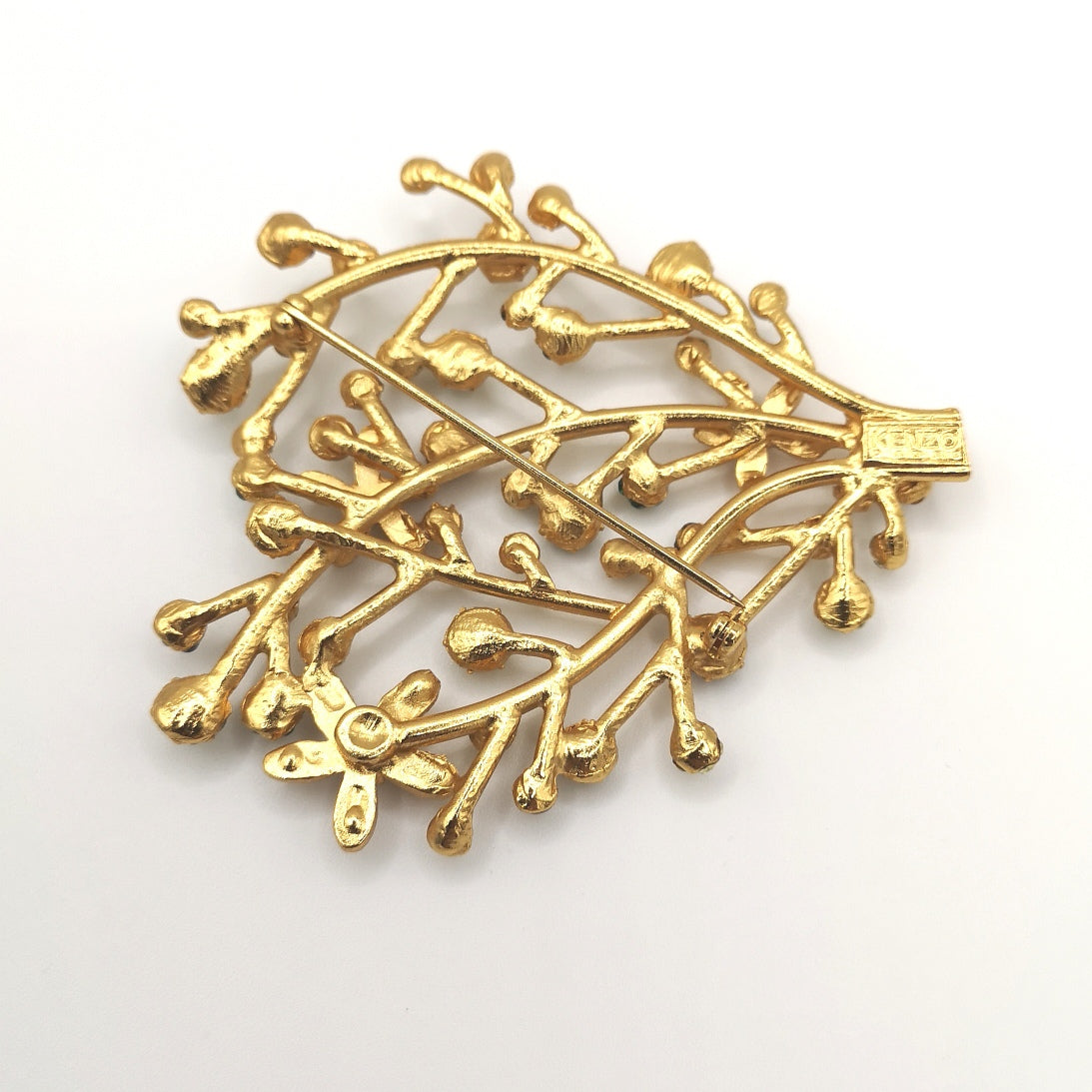 Wonderfull set brooch and earrings signed KENZO